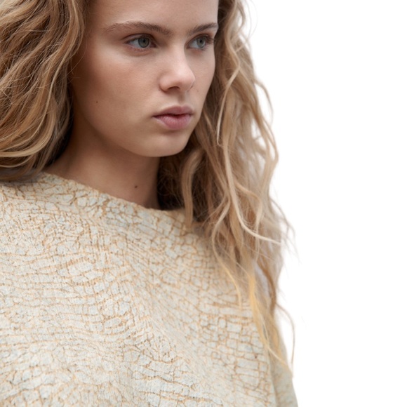 Zara Crackled Knit Sweater - Picture 2 of 10